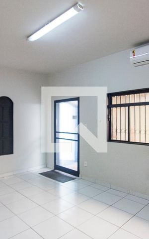 Casa para alugar com 360m², 4 quartos e 3 vagas Casa para alugar com 360m², 4 quartos e 3 vagasSala 2