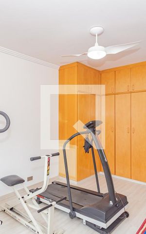 Casa à venda com 390m², 4 quartos e 4 vagas Casa à venda com 390m², 4 quartos e 4 vagasQuarto