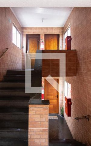 Apartamento para alugar com 70m², 2 quartos e 1 vaga Apartamento para alugar com 70m², 2 quartos e 1 vagaEscada