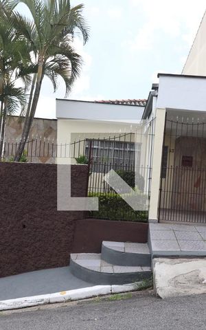 Casa à venda com 176m², 3 quartos e 2 vagasFachada