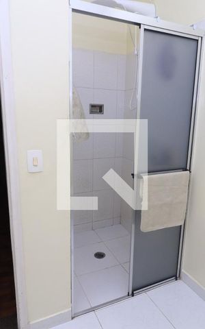 Casa à venda com 176m², 3 quartos e 2 vagasBanheiro