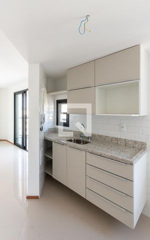 Apartamento à venda com 81m², 2 quartos e 1 vagaCozinha e Área de Serviço