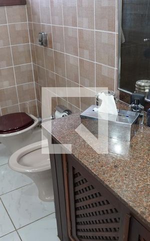 Casa à venda com 572m², 6 quartos e 4 vagasBanheiro da Suíte 1
