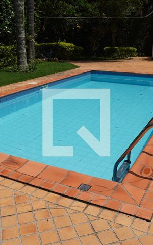Casa à venda com 572m², 6 quartos e 4 vagasPiscina