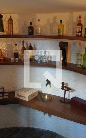 Casa à venda com 572m², 6 quartos e 4 vagasAdega