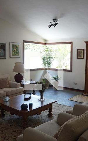 Casa à venda com 572m², 6 quartos e 4 vagasSala 1