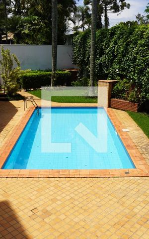 Casa à venda com 572m², 6 quartos e 4 vagasPiscina