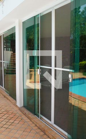Casa à venda com 572m², 6 quartos e 4 vagasPiscina