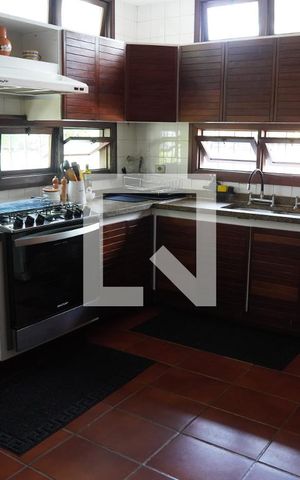 Casa à venda com 572m², 6 quartos e 4 vagasCozinha