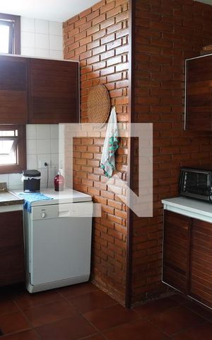 Casa à venda com 572m², 6 quartos e 4 vagasCozinha