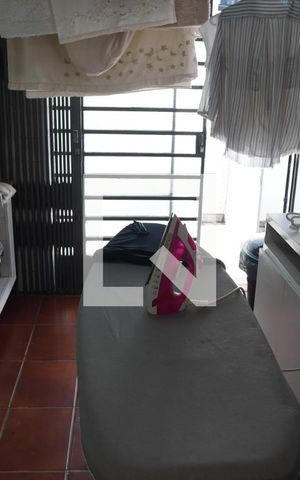 Casa à venda com 572m², 6 quartos e 4 vagasÁrea de Serviço