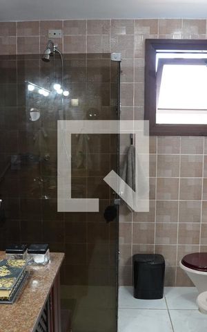 Casa à venda com 572m², 6 quartos e 4 vagasBanheiro da Suíte 1