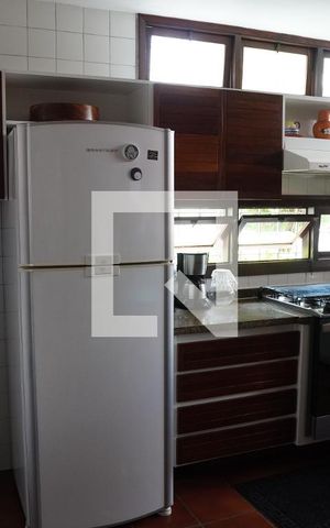 Casa à venda com 572m², 6 quartos e 4 vagasCozinha