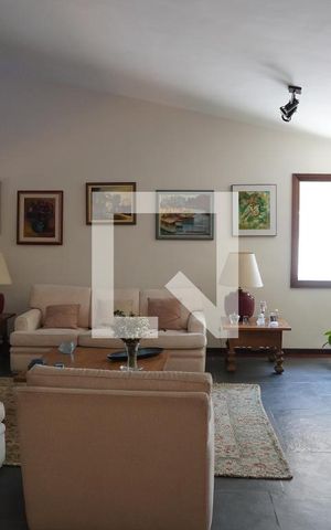 Casa à venda com 572m², 6 quartos e 4 vagasSala 1