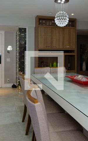 Apartamento à venda com 230m², 3 quartos e 2 vagas Apartamento à venda com 230m², 3 quartos e 2 vagasSala