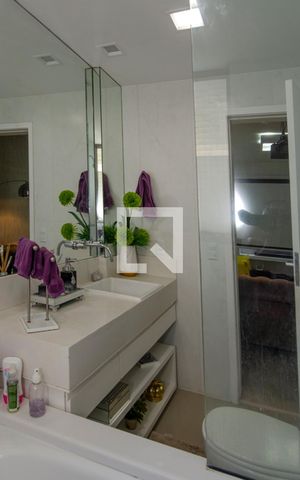 Apartamento à venda com 230m², 3 quartos e 2 vagas Apartamento à venda com 230m², 3 quartos e 2 vagasBanheiro