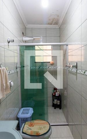 Casa à venda com 210m², 3 quartos e 2 vagasBanheiro 2