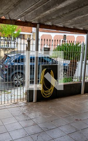 Casa à venda com 190m², 2 quartos e 2 vagas Casa à venda com 190m², 2 quartos e 2 vagasGaragem
