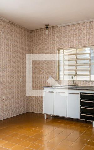 Casa à venda com 190m², 2 quartos e 2 vagas Casa à venda com 190m², 2 quartos e 2 vagasCozinha