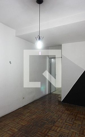 Casa à venda com 115m², 2 quartos e 1 vagaSala