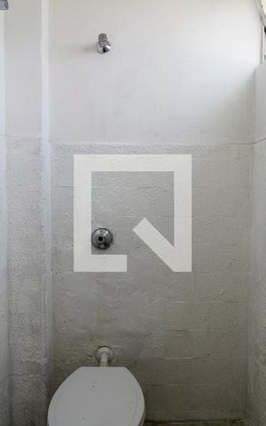 Apartamento para alugar com 84m², 2 quartos e sem vaga Apartamento para alugar com 84m², 2 quartos e sem vagaBanheiro de Serviço