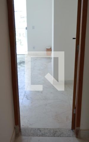 Casa de condomínio à venda com 150m², 3 quartos e 2 vagasSuíte