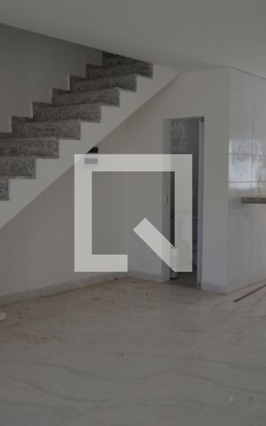 Casa de condomínio à venda com 150m², 3 quartos e 2 vagasSala
