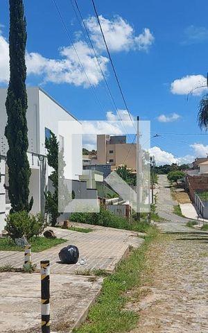 Casa de condomínio à venda com 150m², 3 quartos e 2 vagas Casa de condomínio à venda com 150m², 3 quartos e 2 vagasCondomínio