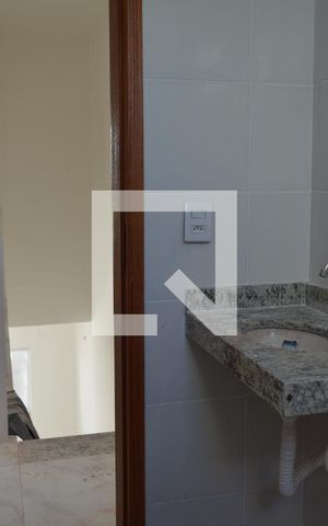 Casa de condomínio à venda com 150m², 3 quartos e 2 vagasBanheiro Social 1
