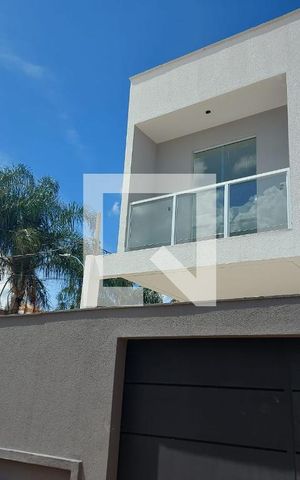 Casa de condomínio à venda com 150m², 3 quartos e 2 vagas Casa de condomínio à venda com 150m², 3 quartos e 2 vagasFachada