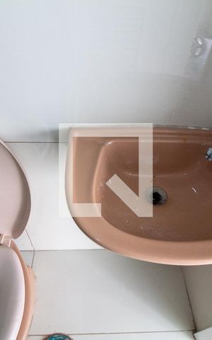 Apartamento à venda com 213m², 4 quartos e 4 vagas Apartamento à venda com 213m², 4 quartos e 4 vagasBanheiro de serviço