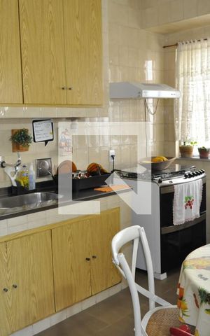 Casa à venda com 350m², 3 quartos e 4 vagasCozinha 2° Andar