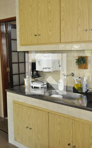 Casa à venda com 350m², 3 quartos e 4 vagasCozinha 2° Andar