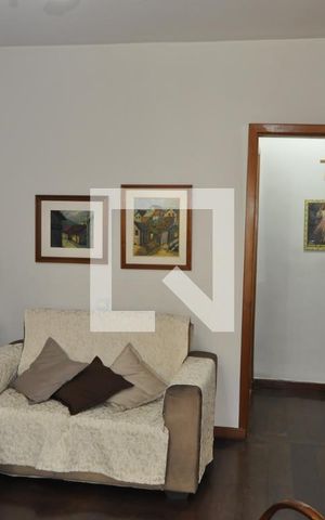 Casa à venda com 350m², 3 quartos e 4 vagasSala