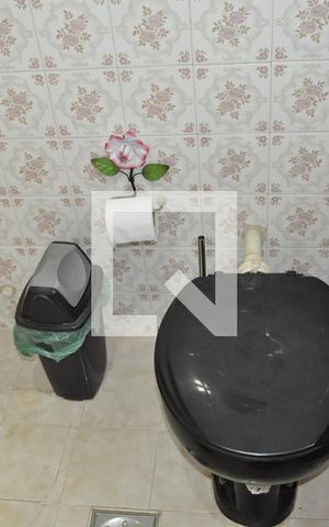 Casa à venda com 350m², 3 quartos e 4 vagasBanheiro Quarto casa 2