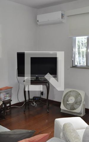 Casa à venda com 350m², 3 quartos e 4 vagasSala 2°Andar