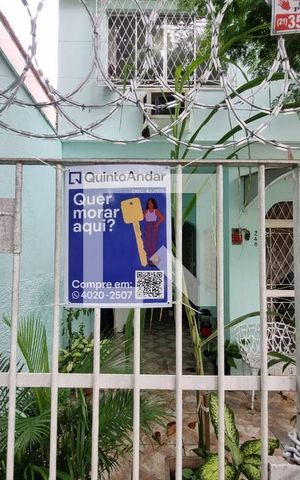 Casa à venda com 250m², 3 quartos e 2 vagas Casa à venda com 250m², 3 quartos e 2 vagasFachada Placa