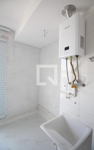 Apartamento à venda com 42m², 2 quartos e sem vaga Apartamento à venda com 42m², 2 quartos e sem vagaÁrea de Serviço