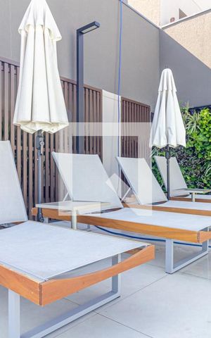 Studio à venda com 21m², 1 quarto e sem vaga Studio à venda com 21m², 1 quarto e sem vagaÁrea comum - Piscina