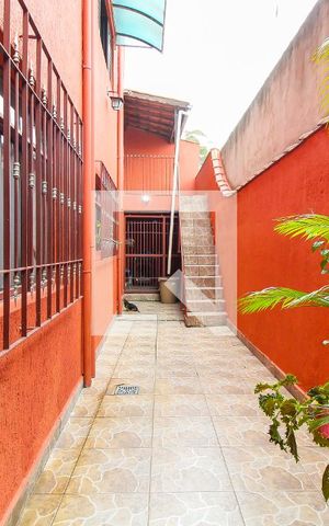 Casa à venda com 298m², 5 quartos e 2 vagas Casa à venda com 298m², 5 quartos e 2 vagasQuintal