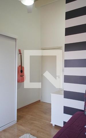 Casa à venda com 220m², 4 quartos e 2 vagas Casa à venda com 220m², 4 quartos e 2 vagasQuarto 2