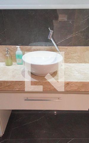 Casa à venda com 220m², 4 quartos e 2 vagas Casa à venda com 220m², 4 quartos e 2 vagasLavabo
