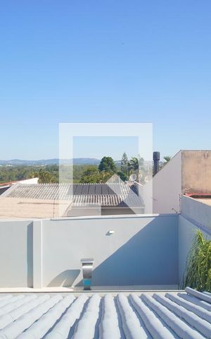 Casa à venda com 220m², 4 quartos e 2 vagas Casa à venda com 220m², 4 quartos e 2 vagasVista do Quarto 3