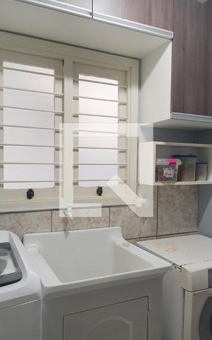 Casa à venda com 220m², 4 quartos e 2 vagas Casa à venda com 220m², 4 quartos e 2 vagasLavanderia