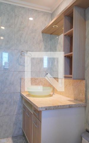 Casa à venda com 220m², 4 quartos e 2 vagas Casa à venda com 220m², 4 quartos e 2 vagasBanheiro