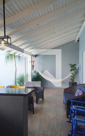 Casa à venda com 220m², 4 quartos e 2 vagas Casa à venda com 220m², 4 quartos e 2 vagasÁrea gourmet