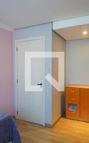 Casa à venda com 220m², 4 quartos e 2 vagas Casa à venda com 220m², 4 quartos e 2 vagasQuarto 4