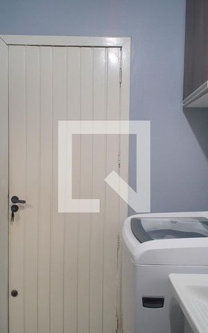 Casa à venda com 220m², 4 quartos e 2 vagas Casa à venda com 220m², 4 quartos e 2 vagasLavanderia