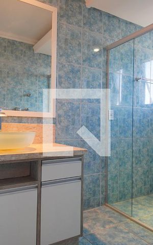 Casa à venda com 220m², 4 quartos e 2 vagas Casa à venda com 220m², 4 quartos e 2 vagasBanheiro da Suíte