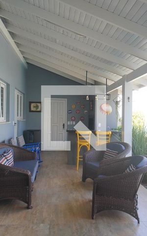 Casa à venda com 220m², 4 quartos e 2 vagas Casa à venda com 220m², 4 quartos e 2 vagasÁrea gourmet